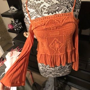 Off the shoulder 🍊 orange top
